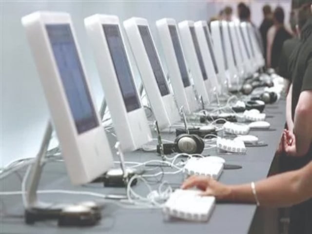 Tech experts seek alternative payment channels | The Express Tribune