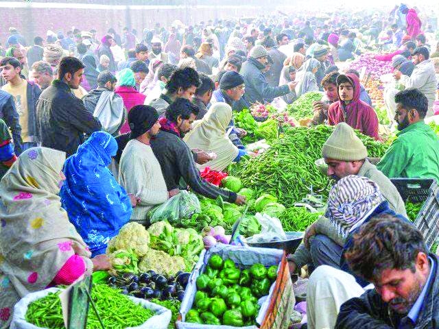 Economic sentiment improves as 42% Pakistanis see country on right path | The Express Tribune