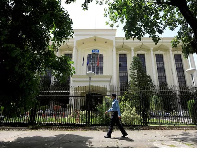 FBR asks FinMin to declare new transaction in return | The Express Tribune