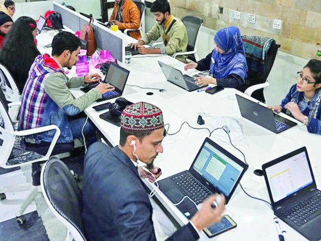 Only 41% experts get digital threat training | The Express Tribune