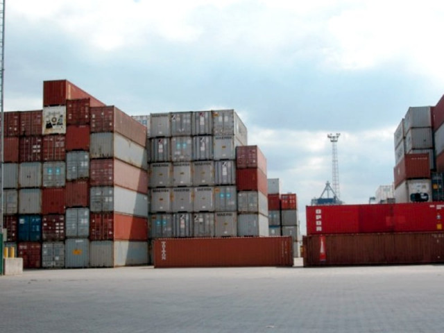 Containers pile up over transporters’ strike | The Express Tribune