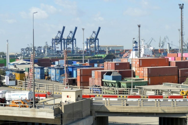Ministry urged to waive port charges | The Express Tribune
