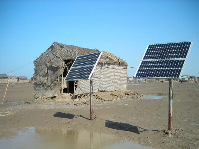 Solar against fossil fuel-led energy generation dilemma | The Express Tribune