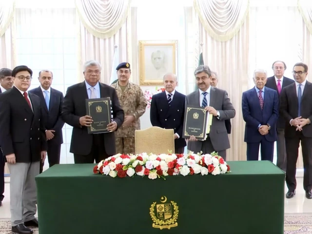 PIA privatisation process concludes with signing of transaction documents | The Express Tribune