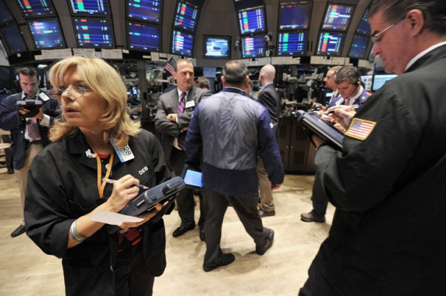 S&P up slightly as tech dips | The Express Tribune