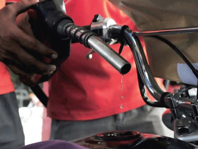 Govt cuts petrol by Rs2.71, diesel by 3 paisas for Oct 14 | The Express Tribune