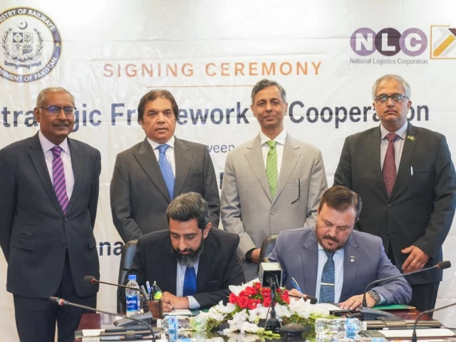NLC, Railways sign framework to strengthen multimodal logistics network | The Express Tribune