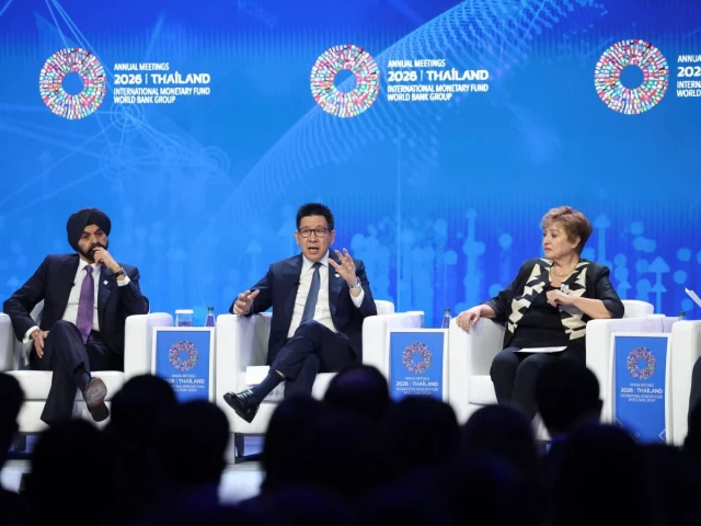 IMF flags risks to global economy from AI market correction, war and debt | The Express Tribune