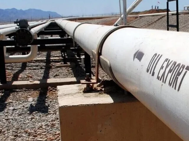 Oil falls as Russian diesel supply prospects counter Gulf supply risks | The Express Tribune
