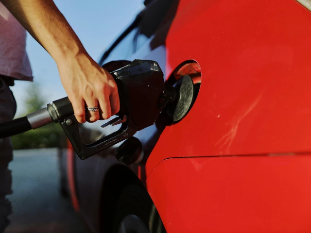 Govt increases petrol by 88 paisas, cuts diesel by Rs1.88 for Oct 6 | The Express Tribune