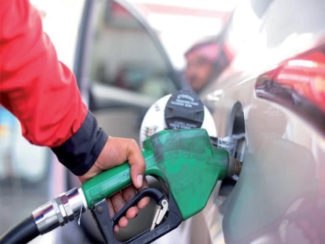 Govt increases petrol by Rs1.82, cuts diesel by 91 paisas for Oct 8 | The Express Tribune